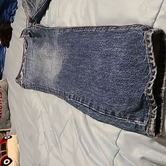 Abercrombie and Fitch - Picture 5 of 6